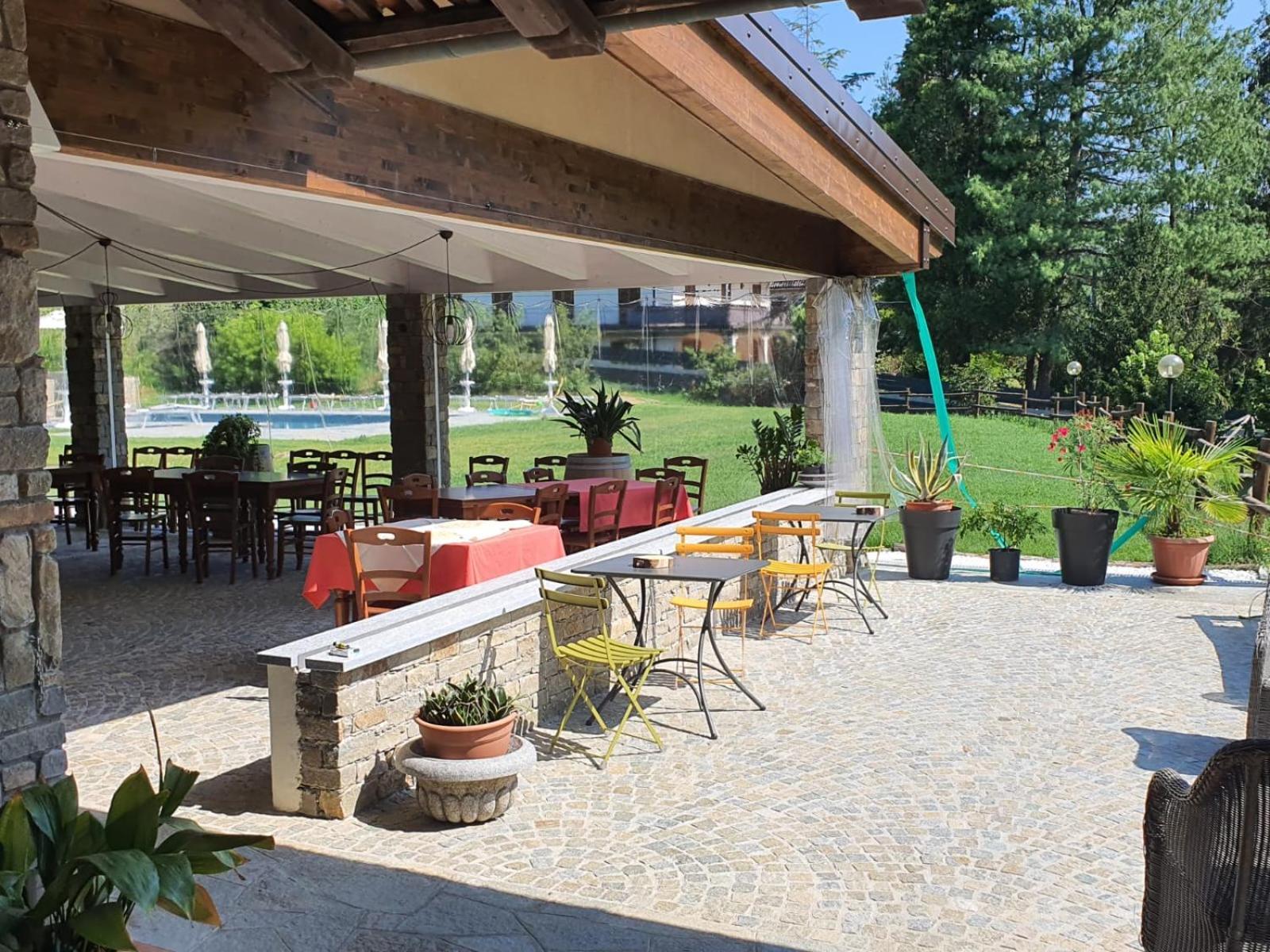 Agriturismo Cascina L'Arche Santo Stefano Belbo Exteriör bild