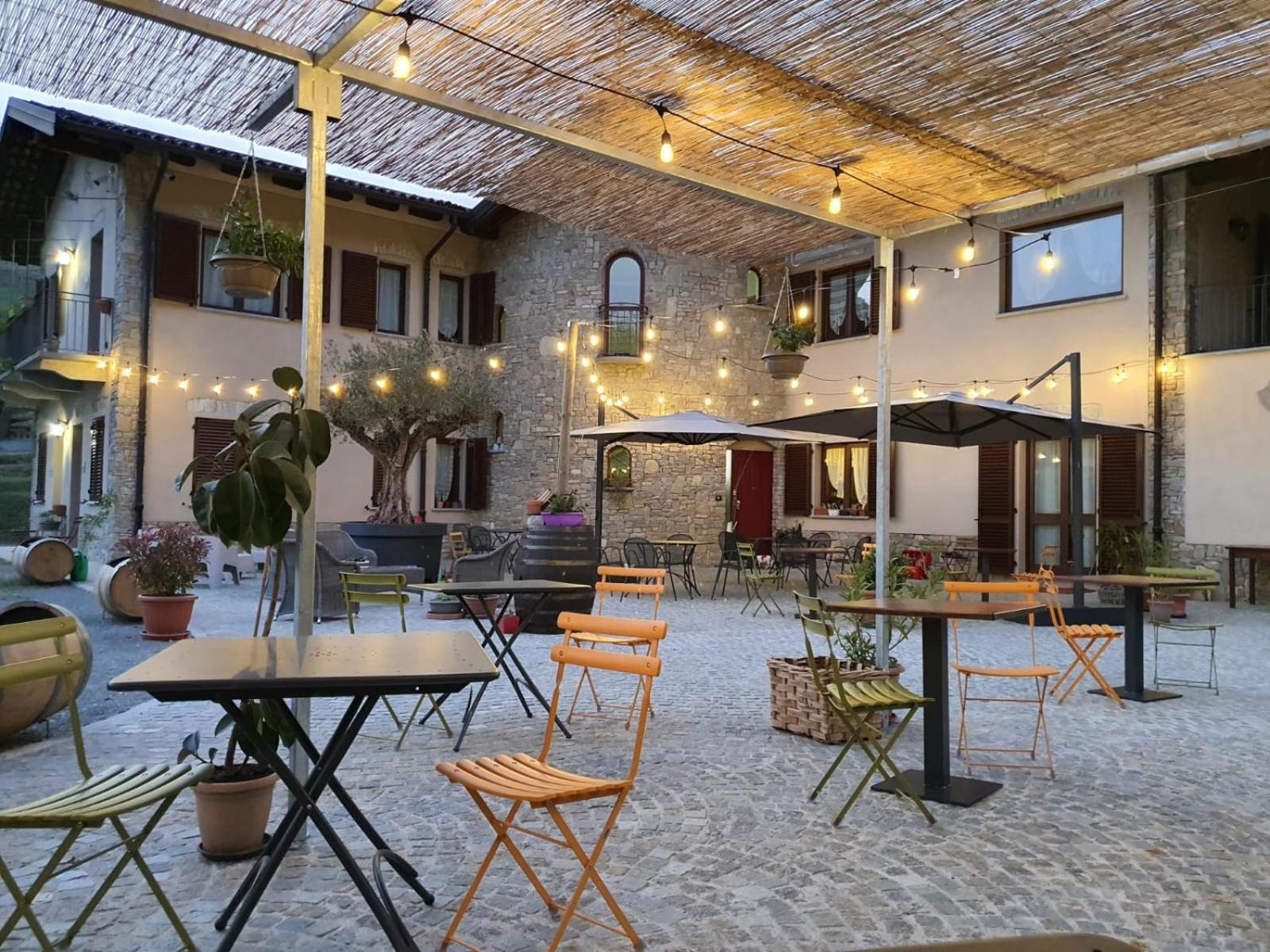 Agriturismo Cascina L'Arche Santo Stefano Belbo Exteriör bild