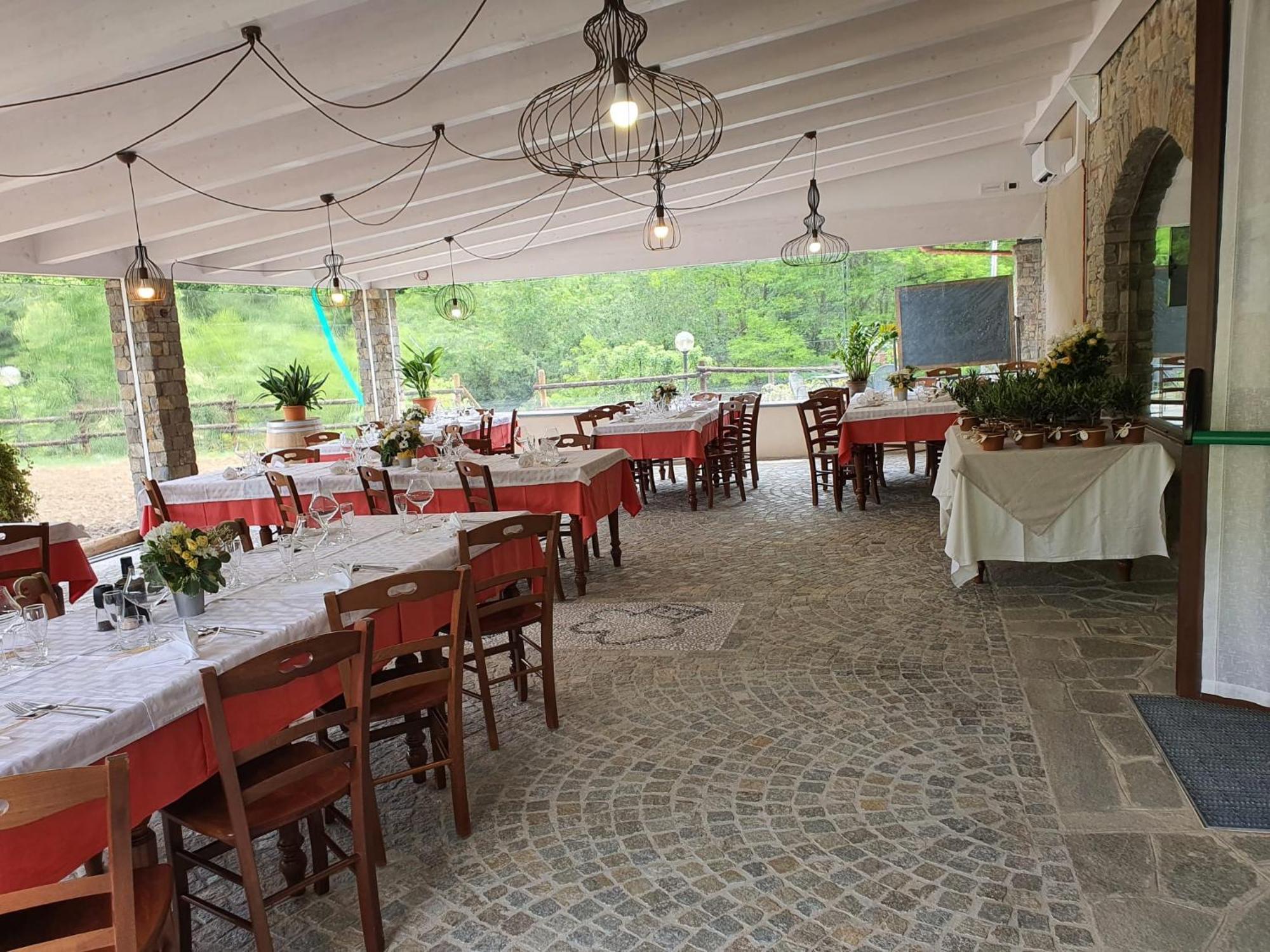 Agriturismo Cascina L'Arche Santo Stefano Belbo Exteriör bild