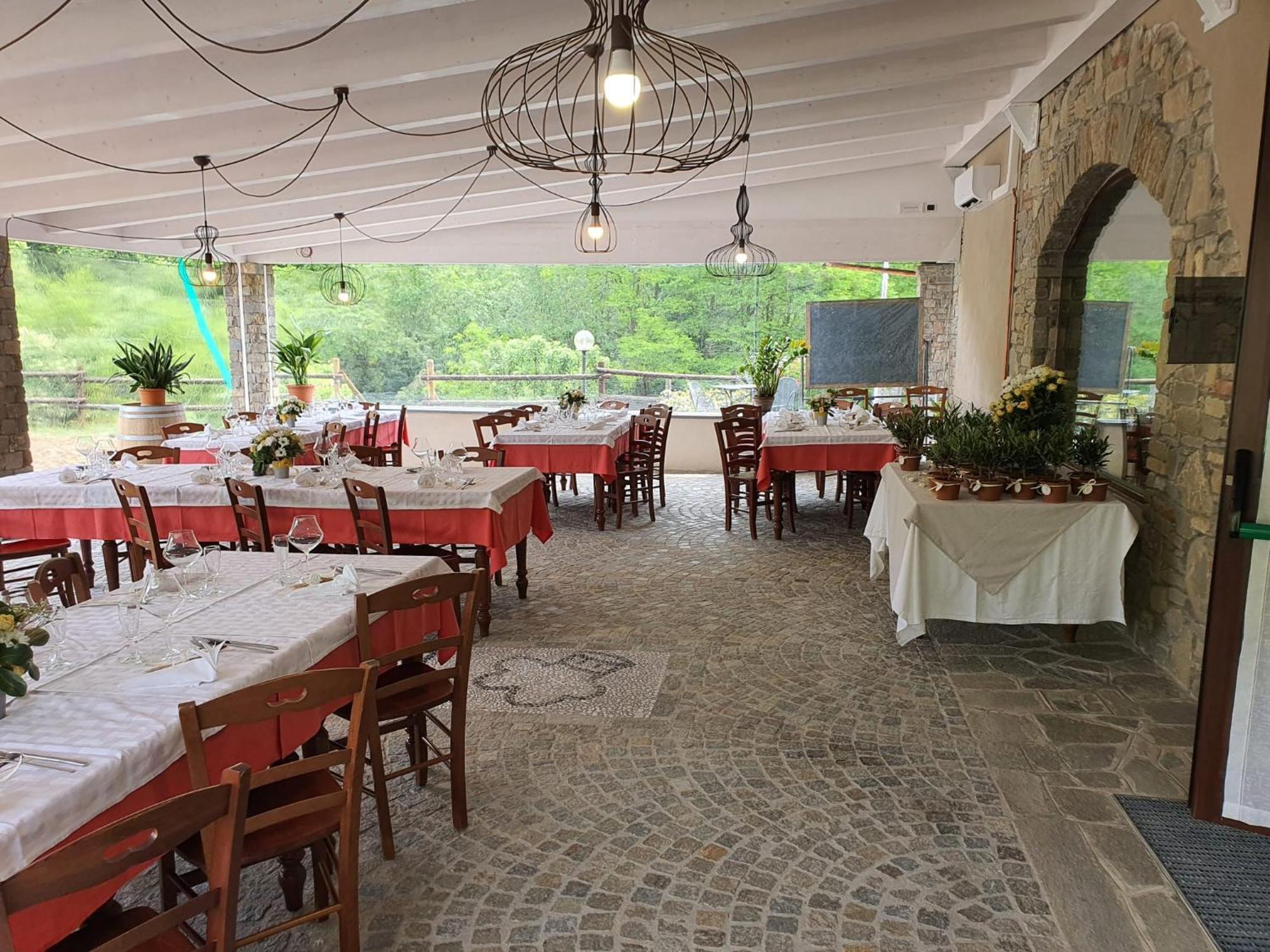Agriturismo Cascina L'Arche Santo Stefano Belbo Exteriör bild